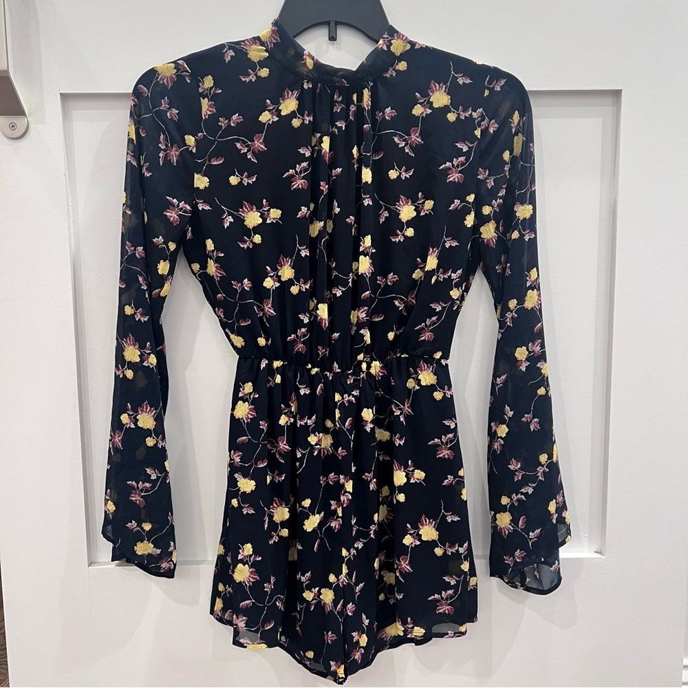 NWT Lush Navy Floral Long Sleeve Romper Open Back Size Small
